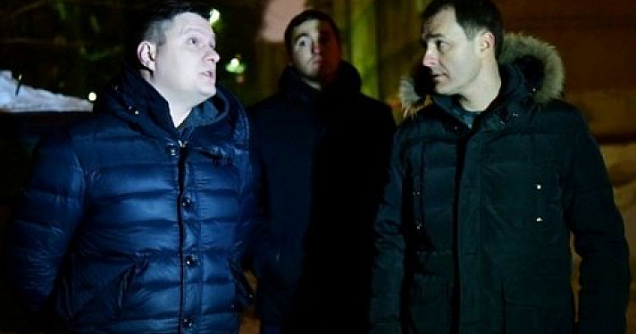 Мэр Ярославля проверил неубранные дворы в центре города и отругал руководство управляющей компании