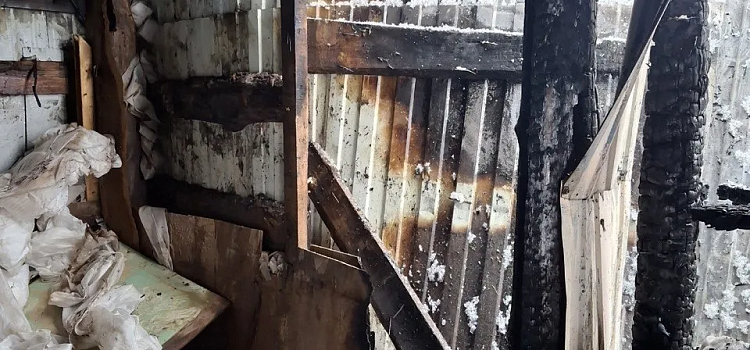 В Ярославской области сгорел сарай с курами