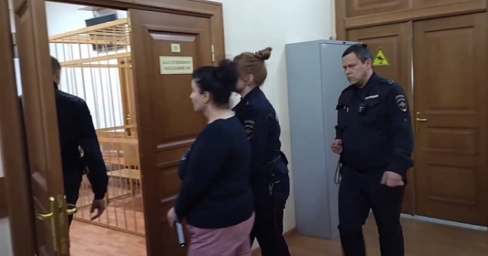 Враждовала с конкурентами: в Ярославле оштрафовали скандально известную владелицу кафе