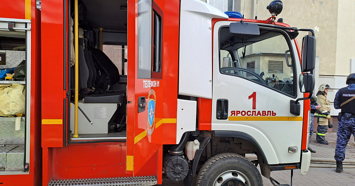 В Рыбинске проверяют воздух после пожара на объекте хранения топлива