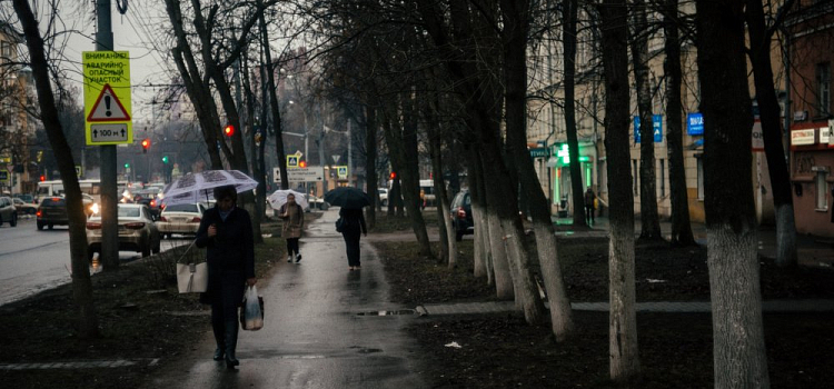 Экстренное предупреждение от МЧС для ярославцев: когда пройдут грозы