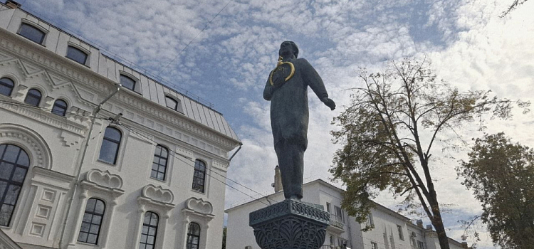 В центре Ярославля установили новый памятник