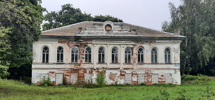 В Угличе продают исторический особняк на берегу Волги