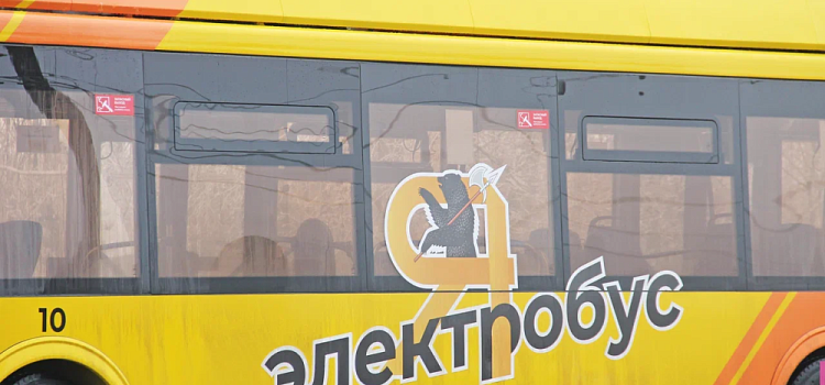 В Ярославле молодой человек умер прямо в электробусе