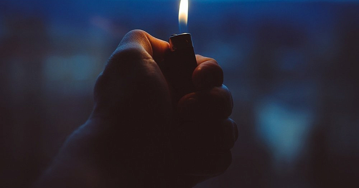 В Ярославле мужчина поджег сожительницу: женщина скончалась