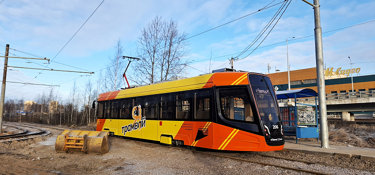 В Ярославле трамваи временное разворотное кольцо проходят на автономном ходу_308384