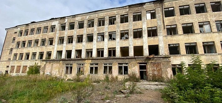 Прокуратура вмешалась в ситуацию с заброшенной школой на Туговой горе в Ярославле 