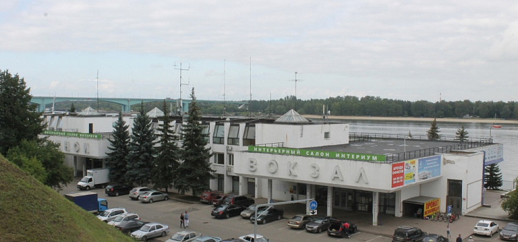 В Ярославле от здания речного вокзала убрали забор