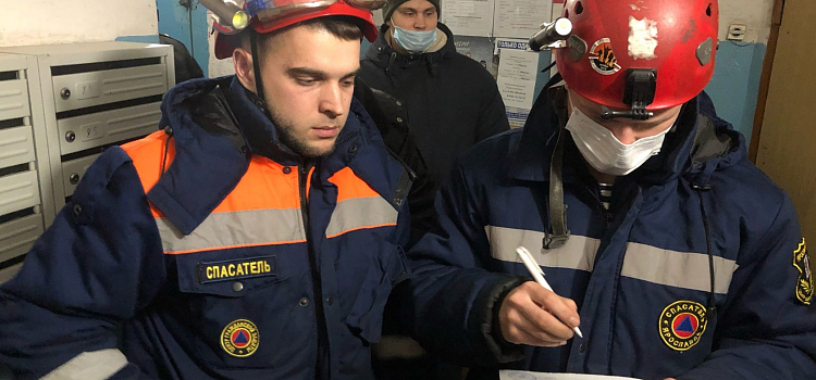 Придется вырезать двери: ярославец отказался выезжать из проданной квартиры_171647