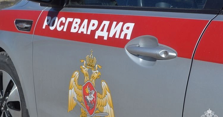 Обгорели лицо и руки: сотрудник Росгвардии спас ярославца из горящего автомобиля