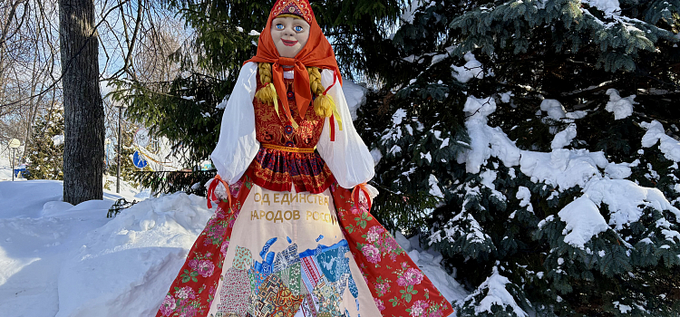 Душа отмерзает и начинает расцветать: в Ярославле открылась выставка масленичных кукол_311492