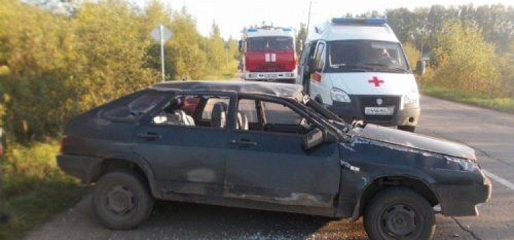 В Рыбинском районе столкнулись легковой автомобиль и мопед