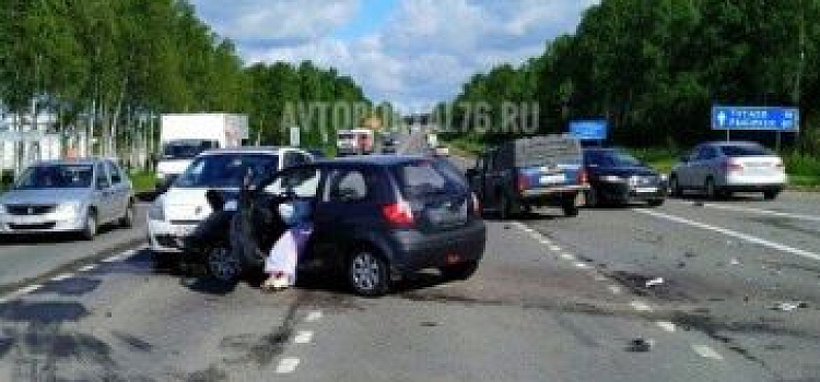 Авария на въезде в Ярославль: погибла женщина, ещё трое получили травмы