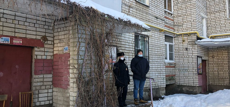 Придется вырезать двери: ярославец отказался выезжать из проданной квартиры