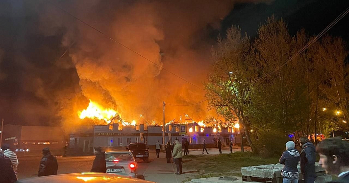 «Надо аккуратнее мясо жарить»: в Ростове случился крупный пожар в ресторане_272346