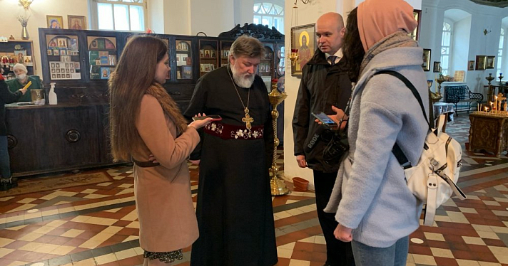 Кровавое пятно в Храме Петра и Павла: настоятель раскрыл тайну городской легенды