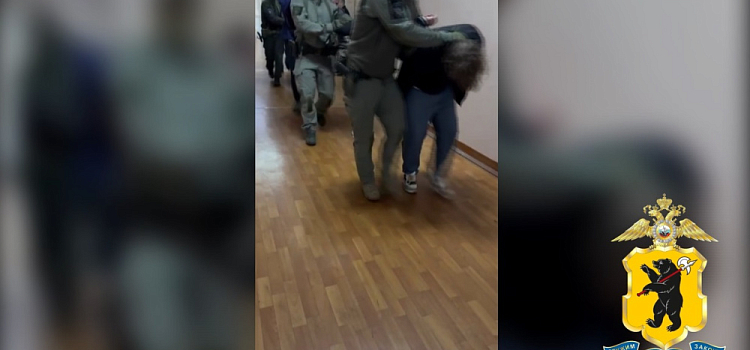 В Ярославле задержали группировку, обманывавшую пенсионеров под видом проверки вентиляции