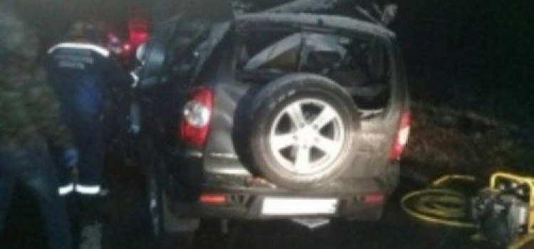 В Даниловском районе водитель автомобиля «Нива-Шевроле» врезался в грузовик: погибли люди 