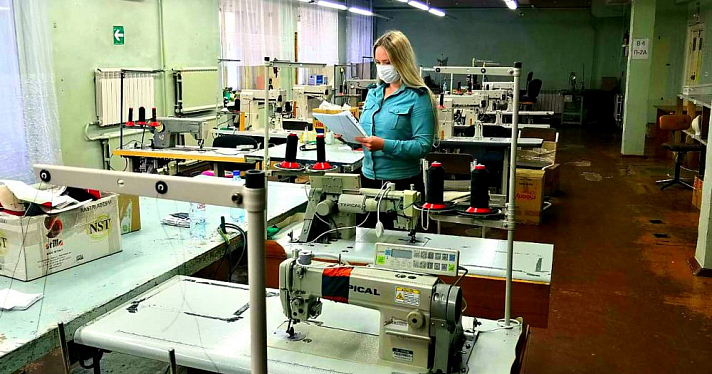 У ярославца за долги арестовали швейные машинки