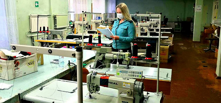 У ярославца за долги арестовали швейные машинки