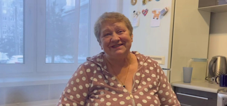 «Много лет сидела у окна, не выходя»: в Ярославле установили пандус для жительницы на инвалидной коляске_310007