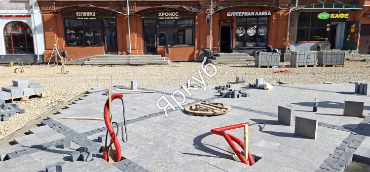 На улице Депутатской в Ярославле началась укладка плитки