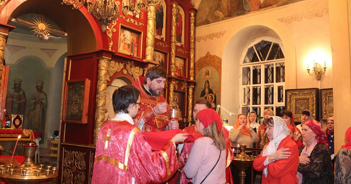Священник рассказал, чем чревато гадание для человека