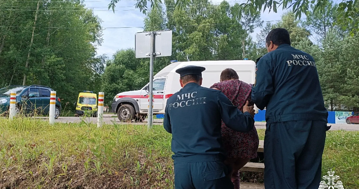 Сотрудники МЧС и медики спасли из ярославской глубинки мужчину с тяжёлыми ожогами