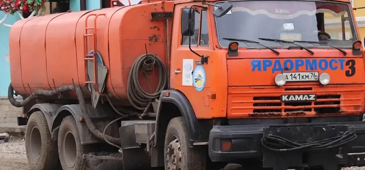 Ремонт деформационных швов на развязке Юбилейного моста в Ярославле продолжается