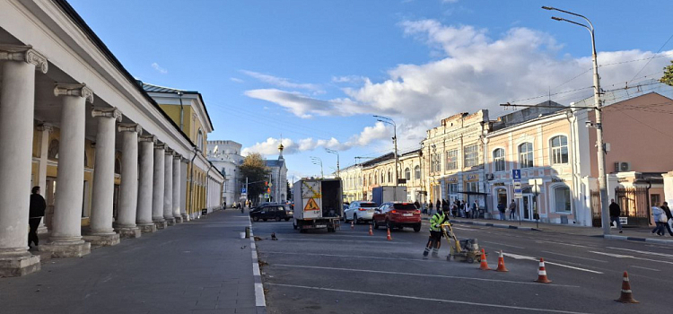 В центре Ярославля ведутся работы по внедрению платных парковочных пространств