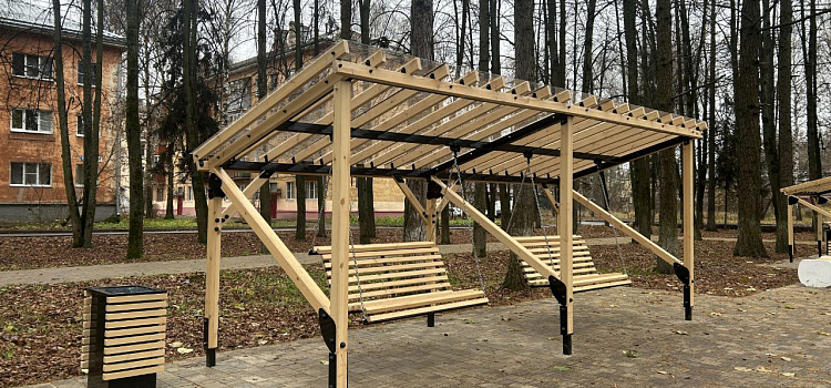 В Ярославле завершили благоустройство заволжского сквера_306651