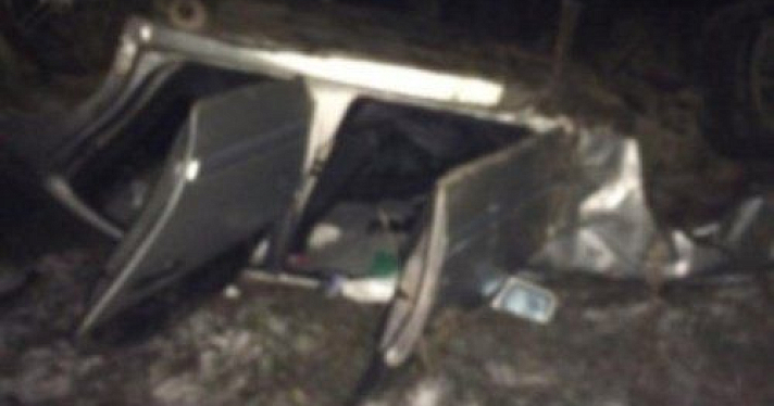 В Ярославском районе автомобиль «Мерседес» перевернулся в кювет 
