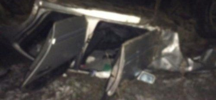 В Ярославском районе автомобиль «Мерседес» перевернулся в кювет 