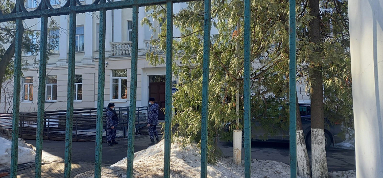 Вооруженное нападение в ЯРГУ: фоторепортаж_175987