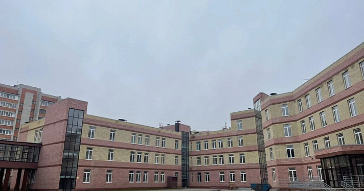 Новая, большая и современная: школа на Московском проспекте в Ярославле введена в эксплуатацию