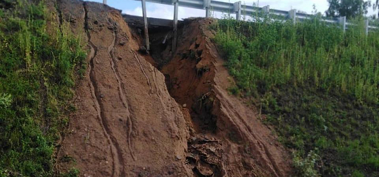 В Ярославской области вновь размыло мост через Солоницу_165162