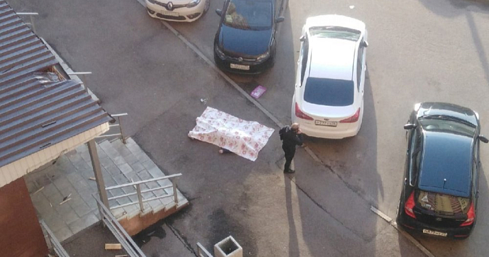Из окна в Брагино выпал мужчина