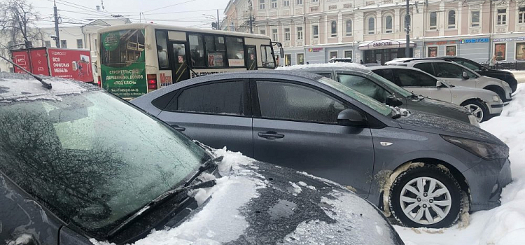 В Ярославле из-за гололеда взлетели цены на такси