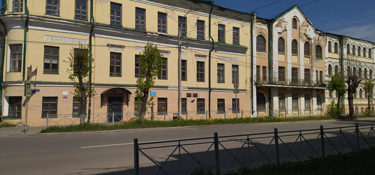 В Ярославской области почти за 60 миллионов рублей продают бывшую больницу