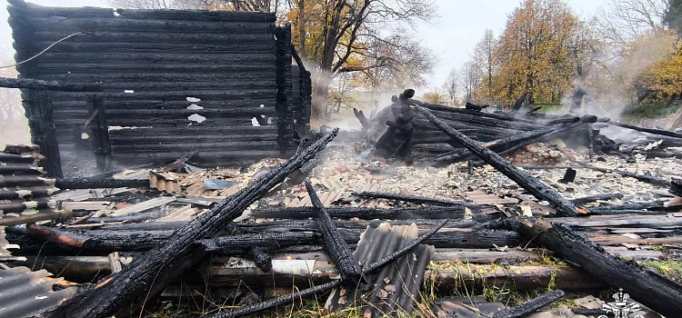 В Ярославской области из-за огня от сигареты умер мужчина_324686