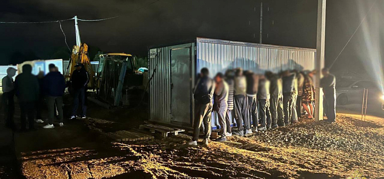 В Ярославской области полицейские в ходе рейда поймали более сотни мигрантов-нарушителей