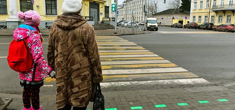 Пешеходные переходы Ярославля оборудуют тротуарной светодиодной LED-плиткой