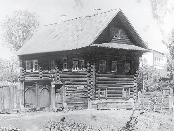 На продажу выставлен старейший деревянный дом в Ярославской области