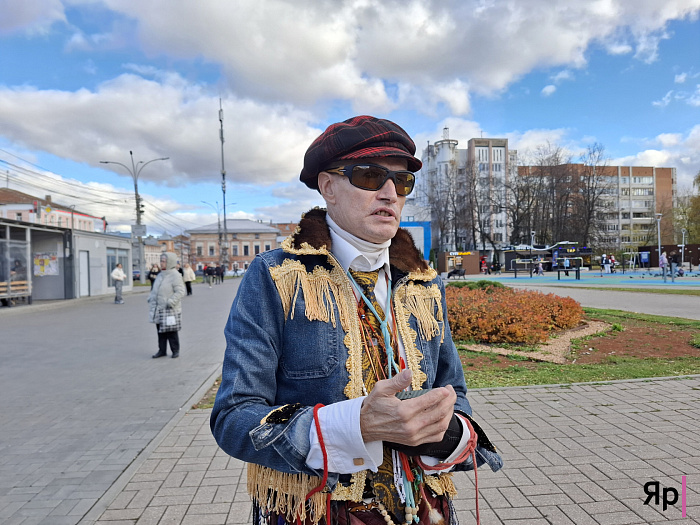 «Я — Мигель, танцор из солнечной Кубы!»: ярославец Михаил Нагибин о своей легенде, плясках на остановках и непринятии общества