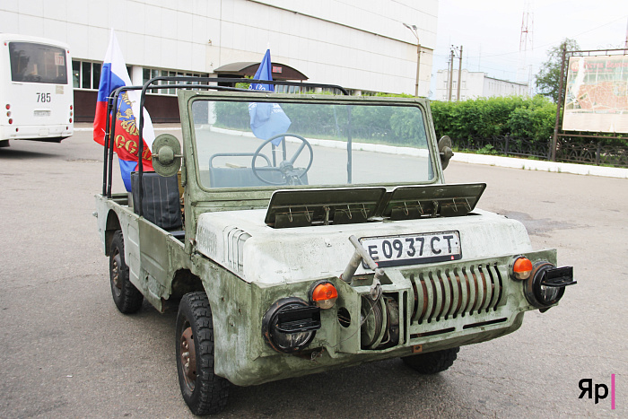 Снова в строю. В Ярославской области прошёл масштабный автопробег автомобилей прошлого века