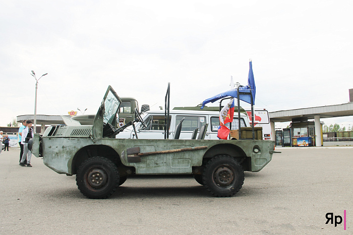 Снова в строю. В Ярославской области прошёл масштабный автопробег автомобилей прошлого века