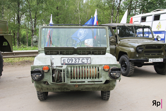 Снова в строю. В Ярославской области прошёл масштабный автопробег автомобилей прошлого века