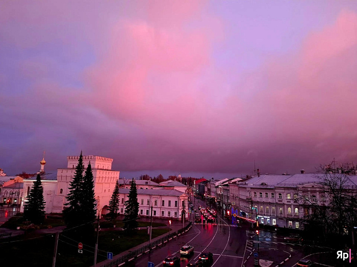 Буйство красок в вечернем небе: ТОП фотографий октябрьского заката
