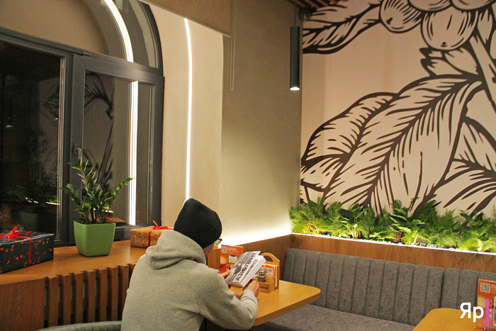 «В корпусах будущего «Альтаира» бегали и играли в зэков». Интервью с автором книги о ярославских 90-х