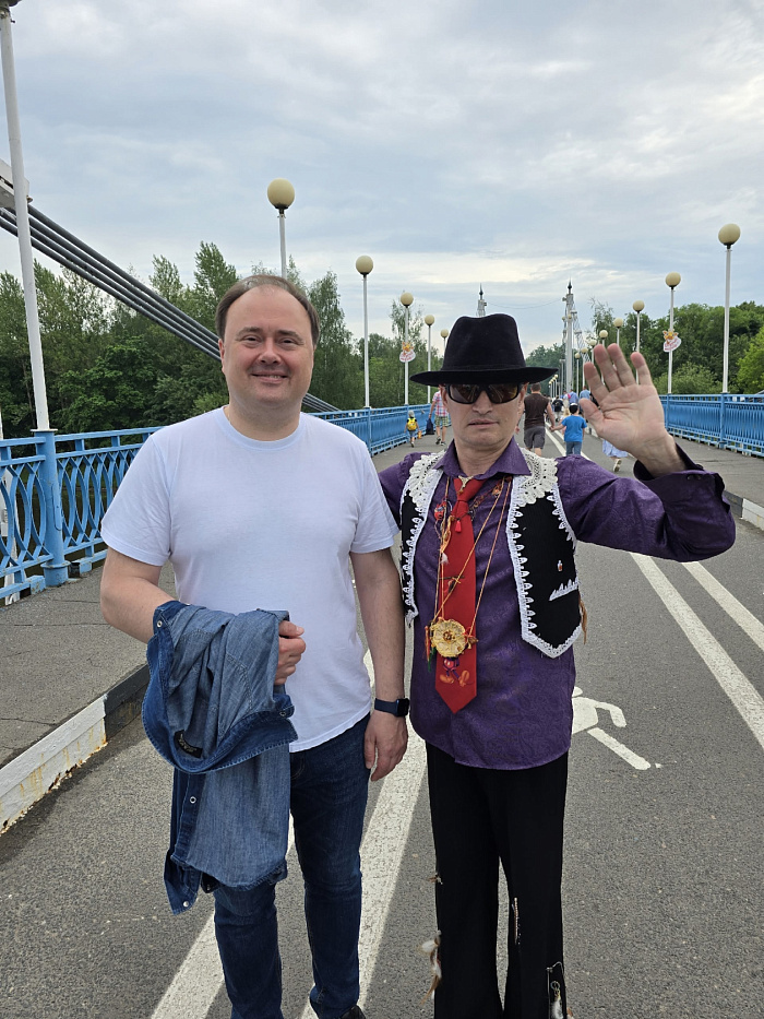 «Я — Мигель, танцор из солнечной Кубы!»: ярославец Михаил Нагибин о своей легенде, плясках на остановках и непринятии общества